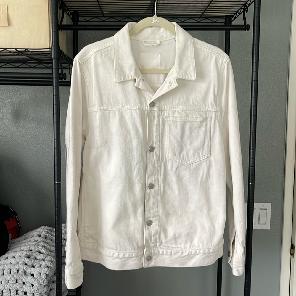 White denim Jean jacket 🫶🏽